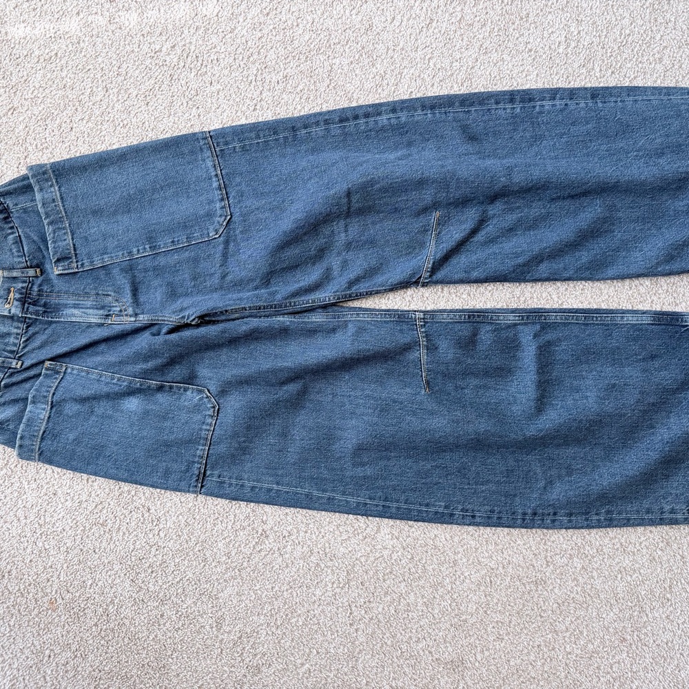 Everlane Women's Boyfriend Jeans in Blue - Picture 3 of 3